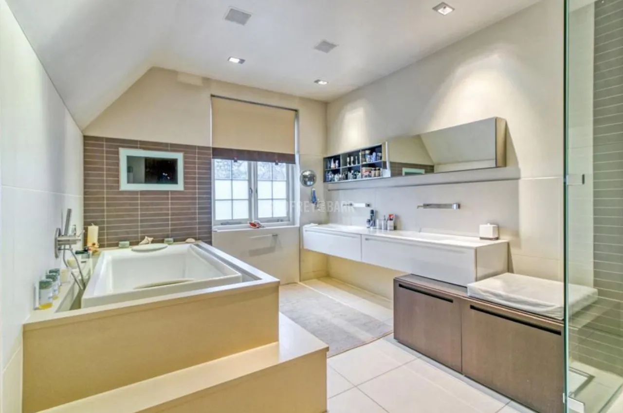 The Bishops Avenue, Hampstead Garden Suburb, N2, photo 15