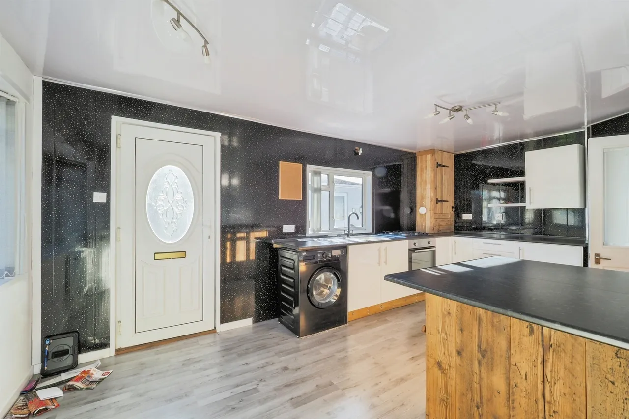 Cedar Avenue, Charnwood Park Estate, Scunthorpe, photo 4