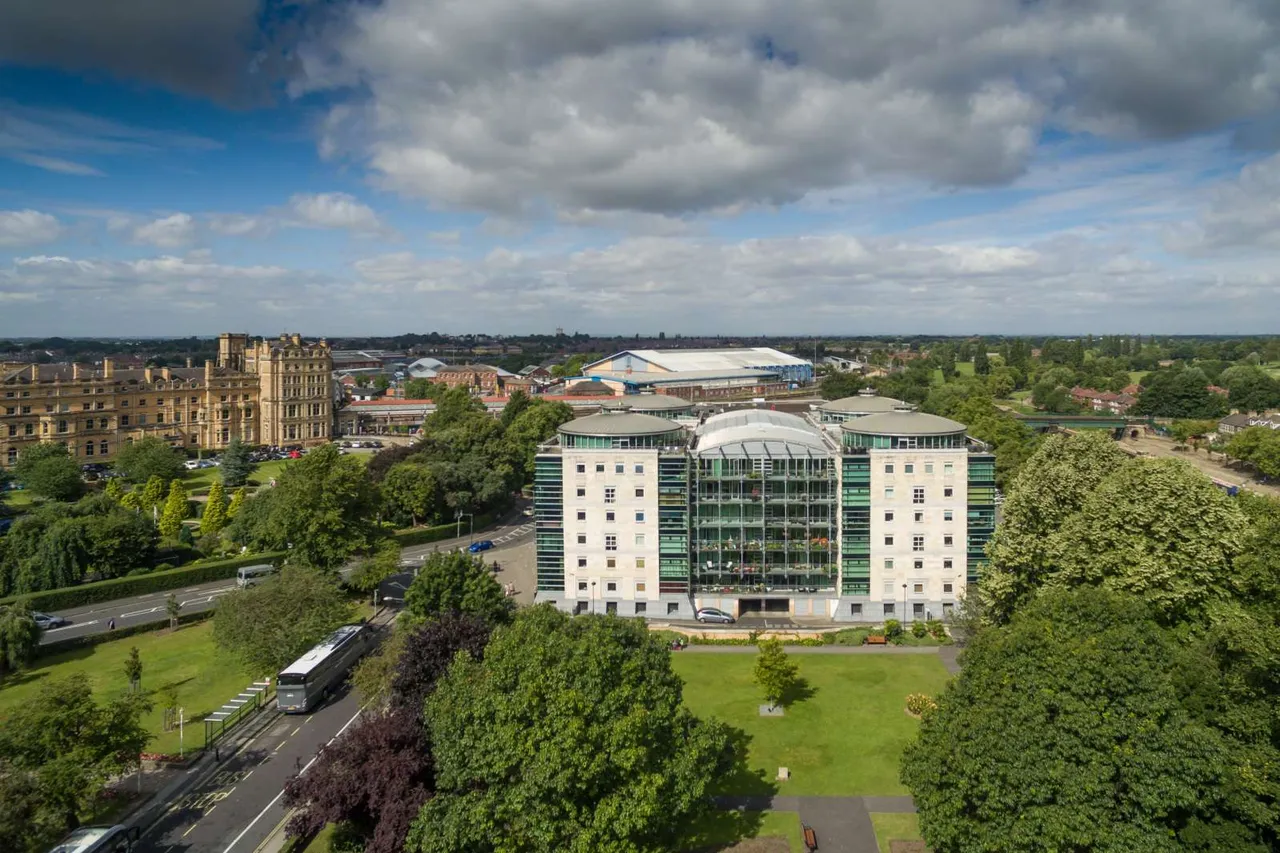1 bed flat for sale — Westgate Apartments, Leeman Road, York, North Yorkshire, YO26 4ZF