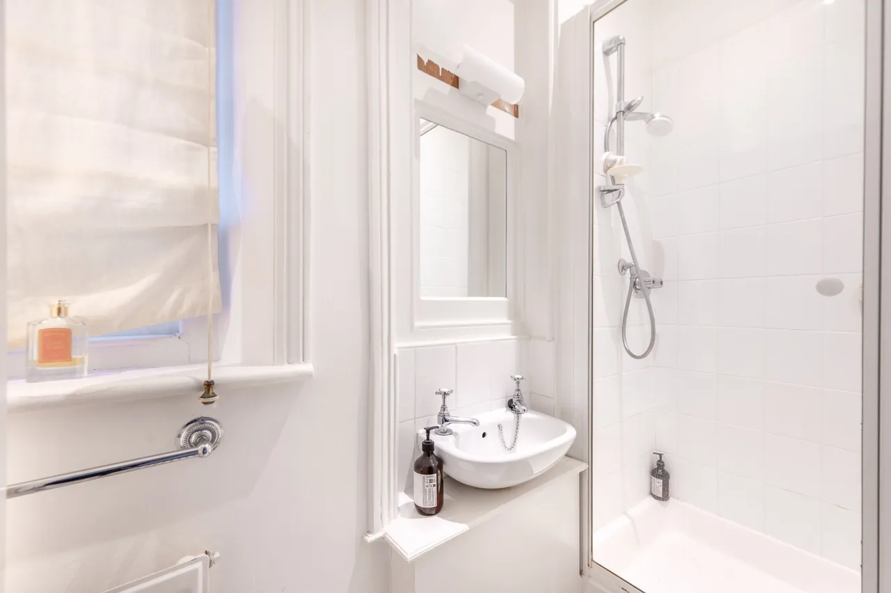 Flat 2, 97 Linden Gardens, London, photo 6
