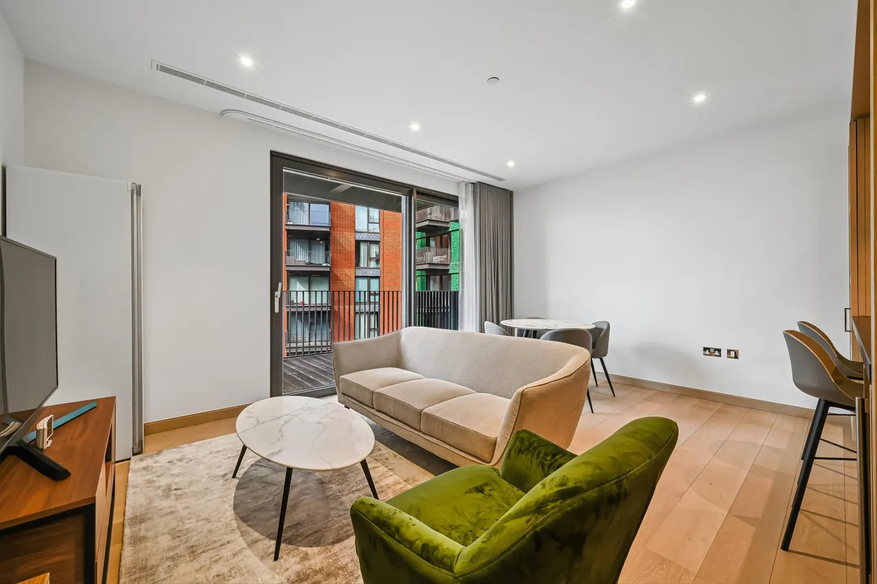 2 bed flat for sale, Embassy Gardens, Nine Elms, SW11