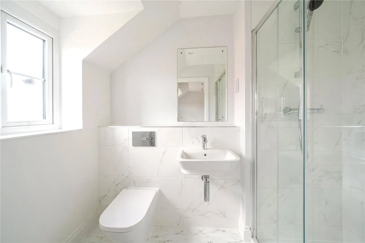 Fuggle Hop Close, Tongham, Farnham, Surrey, GU10 1GQ, photo 9