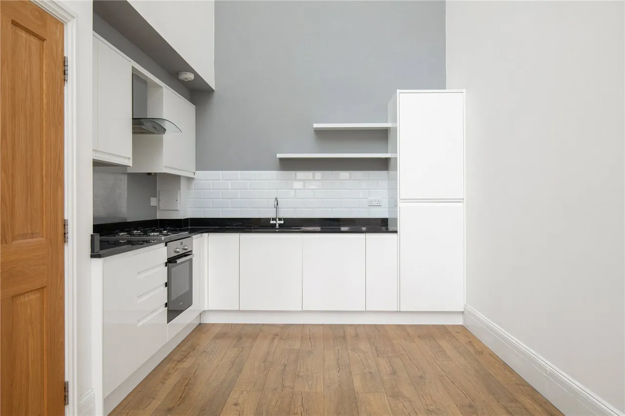 Adelaide Road, London, E10, photo 4