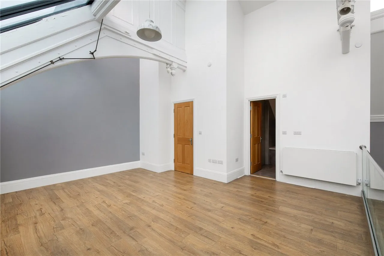 Adelaide Road, London, E10, photo 9