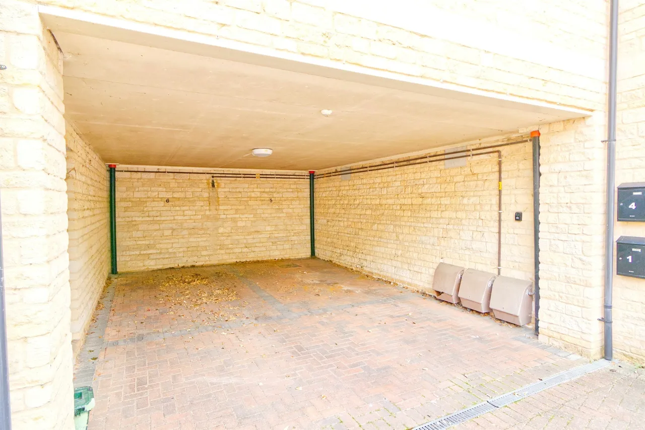 Milton Road, Peterborough, PE8, photo 17
