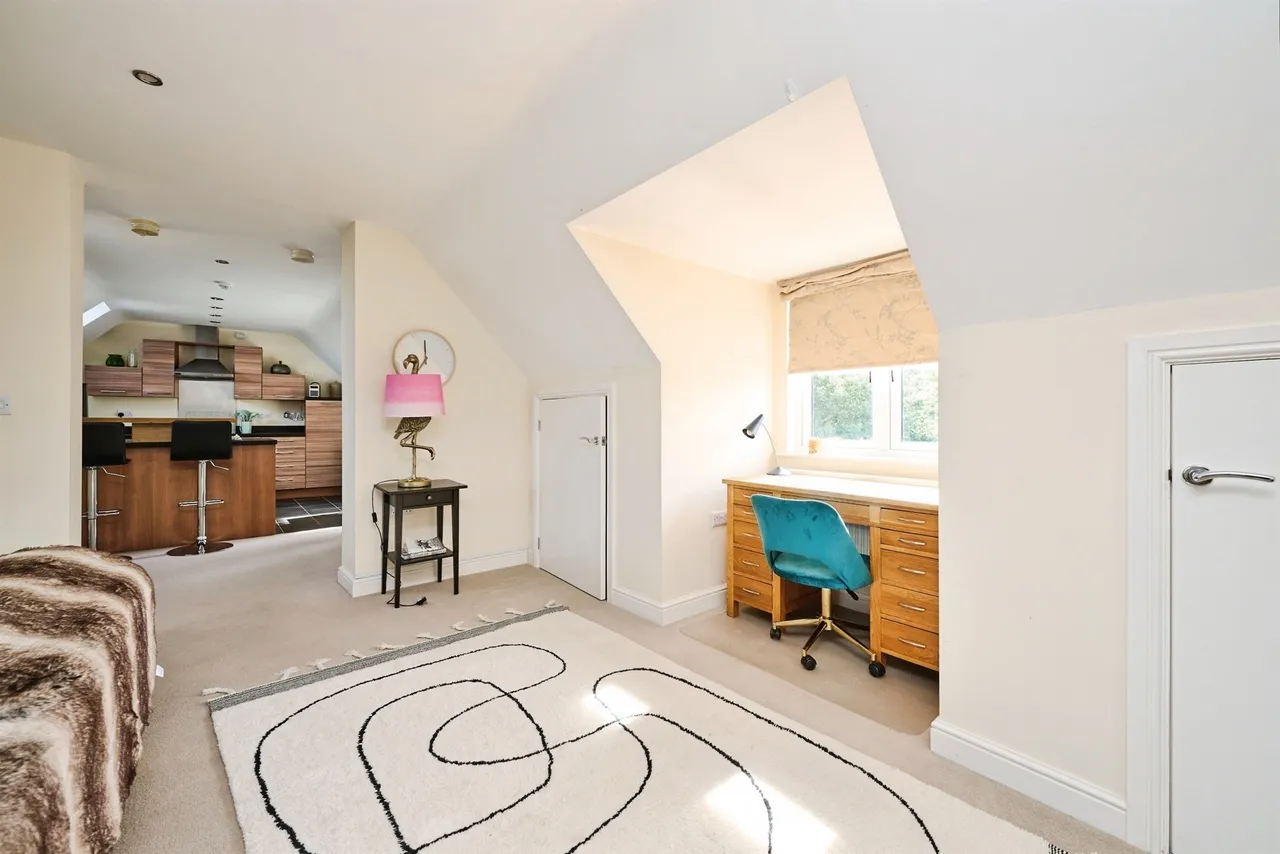 Milton Road, Peterborough, PE8, photo 13