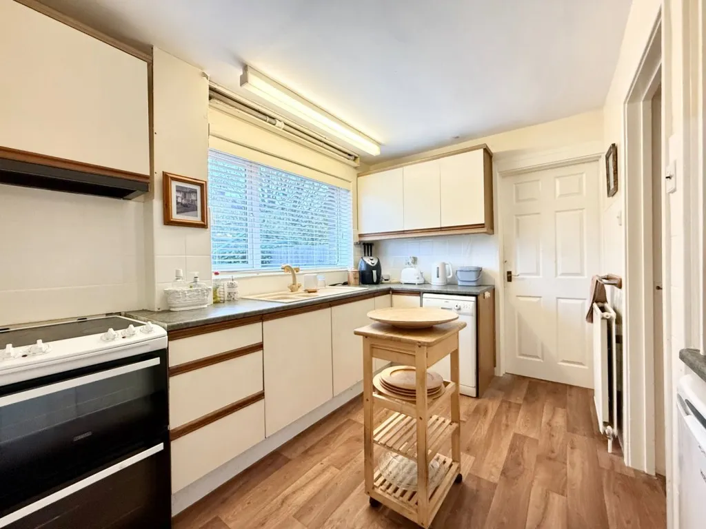 McBride Way, LS22, photo 5
