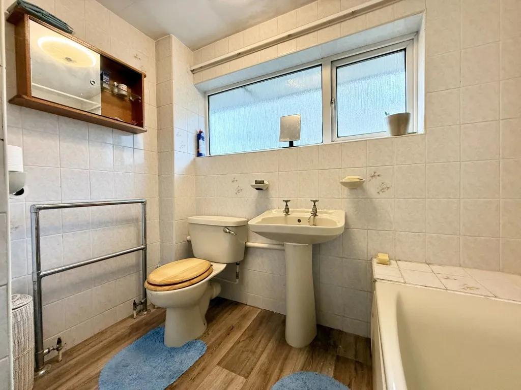 McBride Way, LS22, photo 10