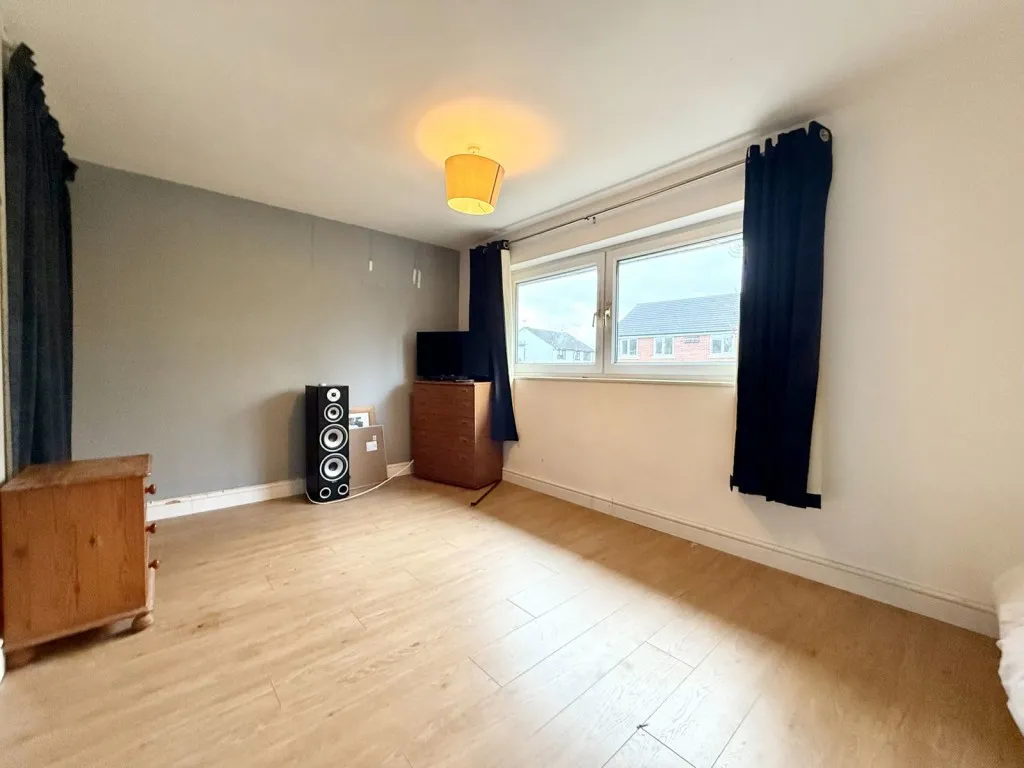 McBride Way, LS22, photo 8