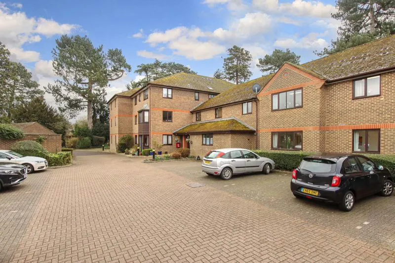 1 bed property for sale — King Street, Tring, Hertfordshire, HP23 6BX