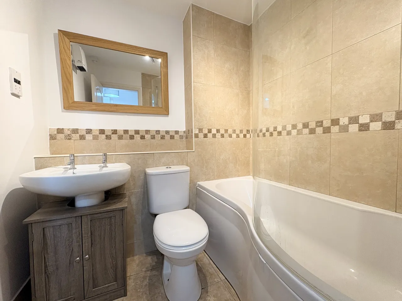 Heathcote Close, CH2, photo 14