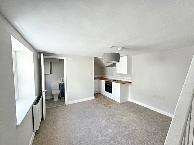 Apartment 1, 21 Gloucester Place, Cheltenham, GL52 2RN, photo 4