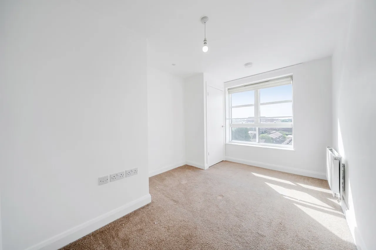 Bournemouth Road, SE15, photo 16