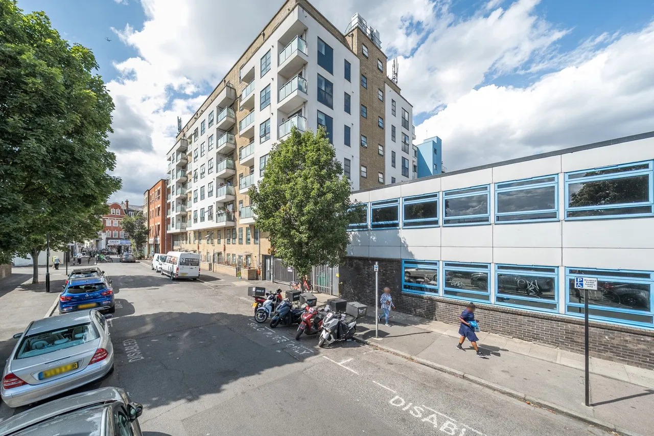 Bournemouth Road, SE15, photo 8