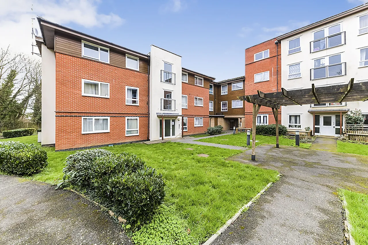 1 bed flat for sale, Watney Close, Purley, CR8