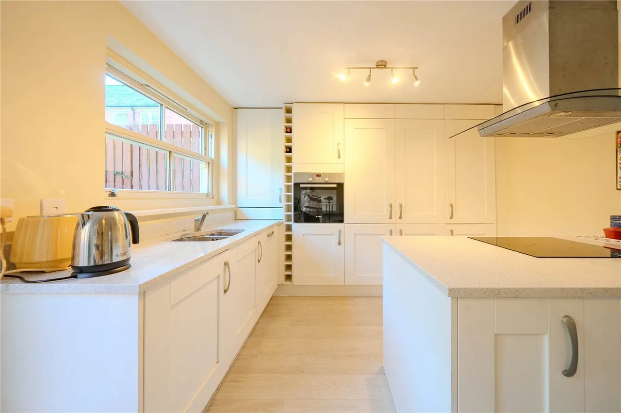 Oak Park Terrace, Leeds, LS16, photo 2