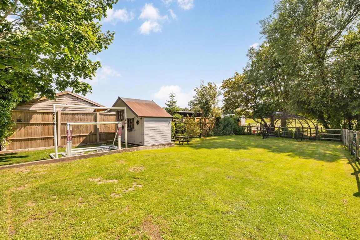 Moor Lane, Staines-Upon-Thames, TW19, photo 8
