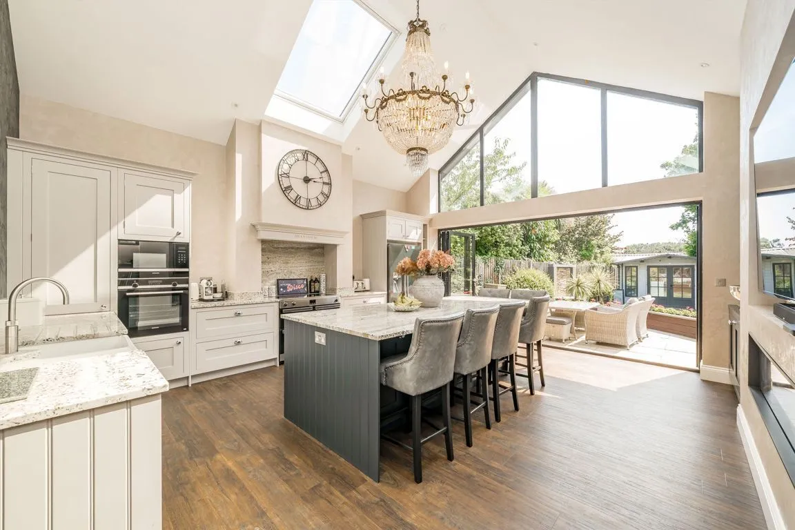 Moor Lane, Staines-Upon-Thames, TW19, photo 2