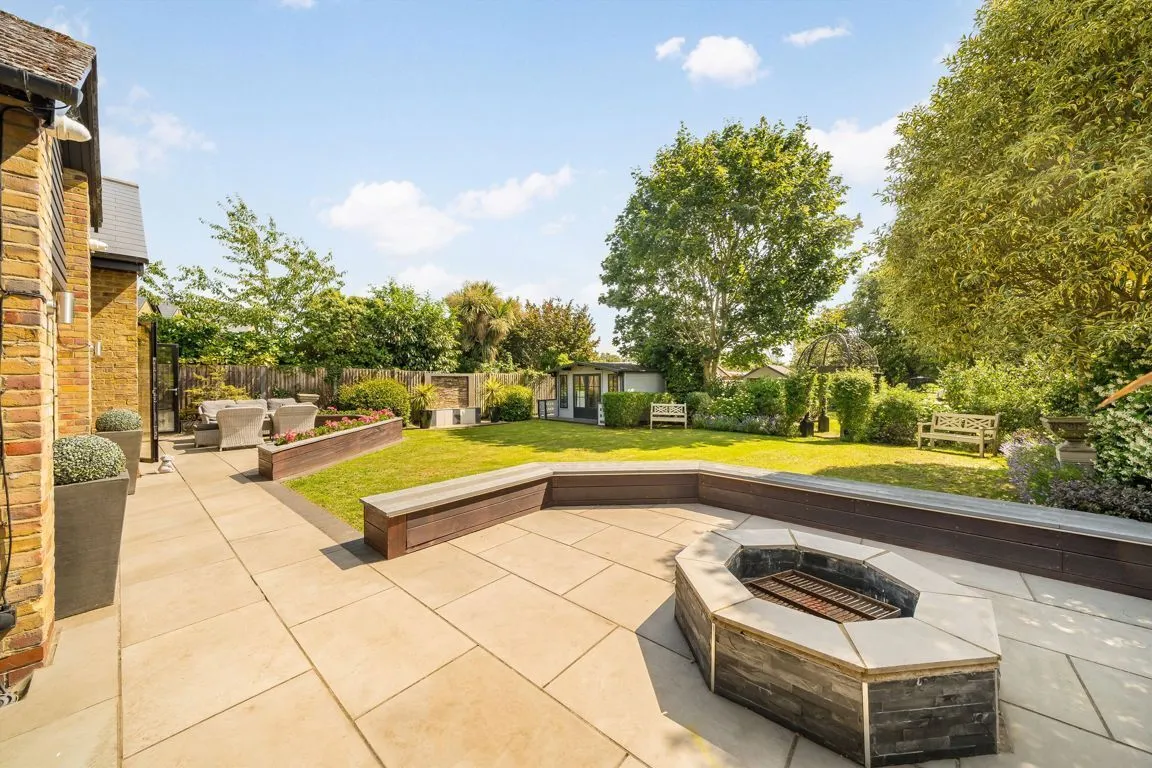 Moor Lane, Staines-Upon-Thames, TW19, photo 7