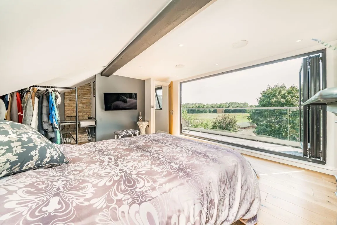Moor Lane, Staines-Upon-Thames, TW19, photo 9