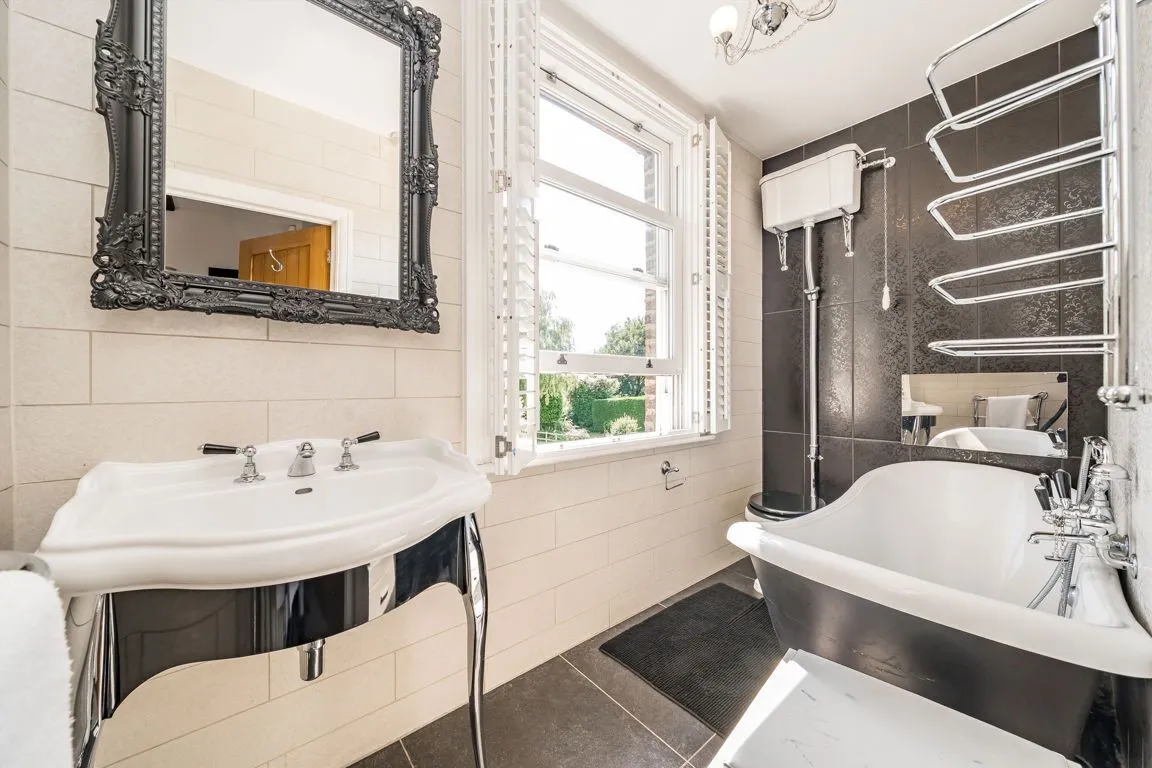 Moor Lane, Staines-Upon-Thames, TW19, photo 14