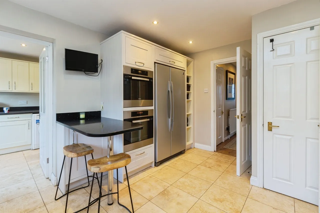 Sheerstock, Haddenham, Aylesbury, photo 9