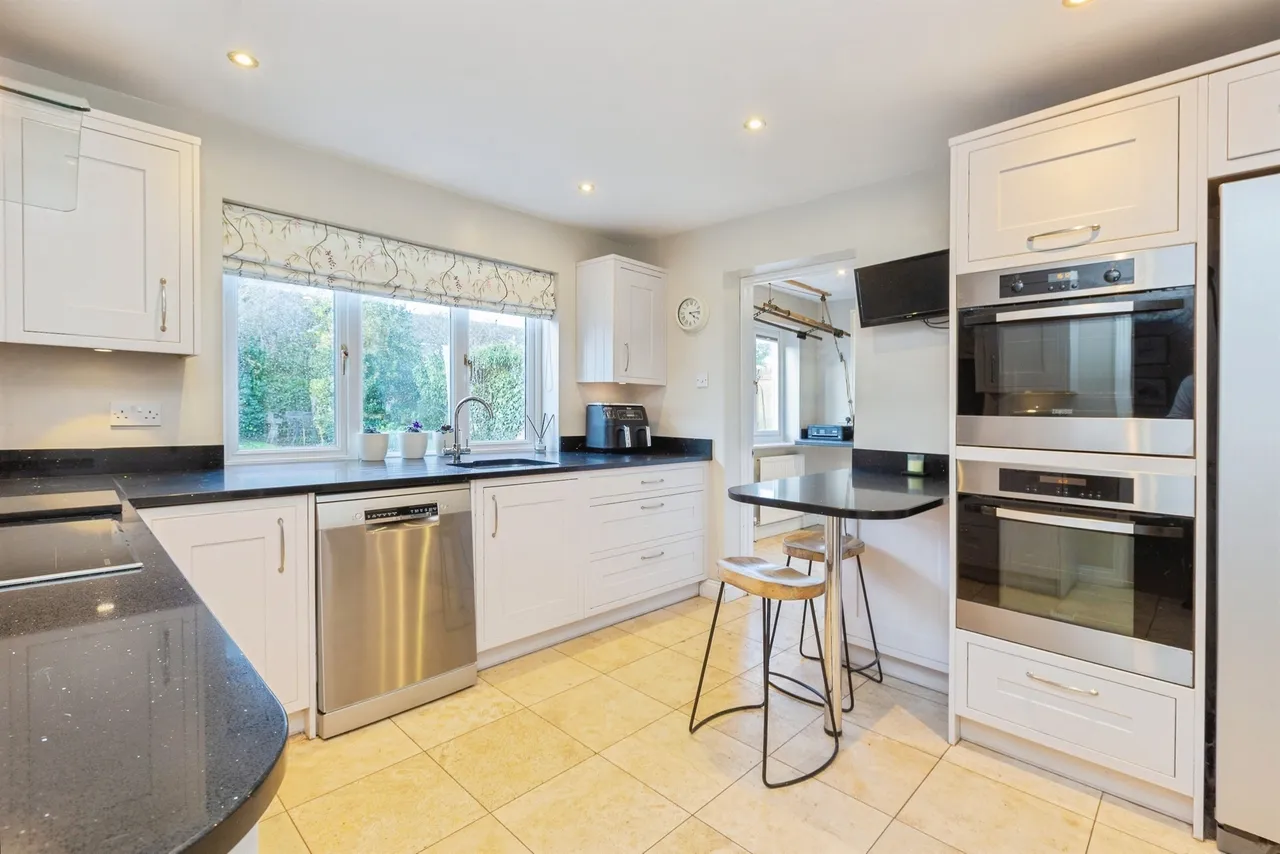 Sheerstock, Haddenham, Aylesbury, photo 3