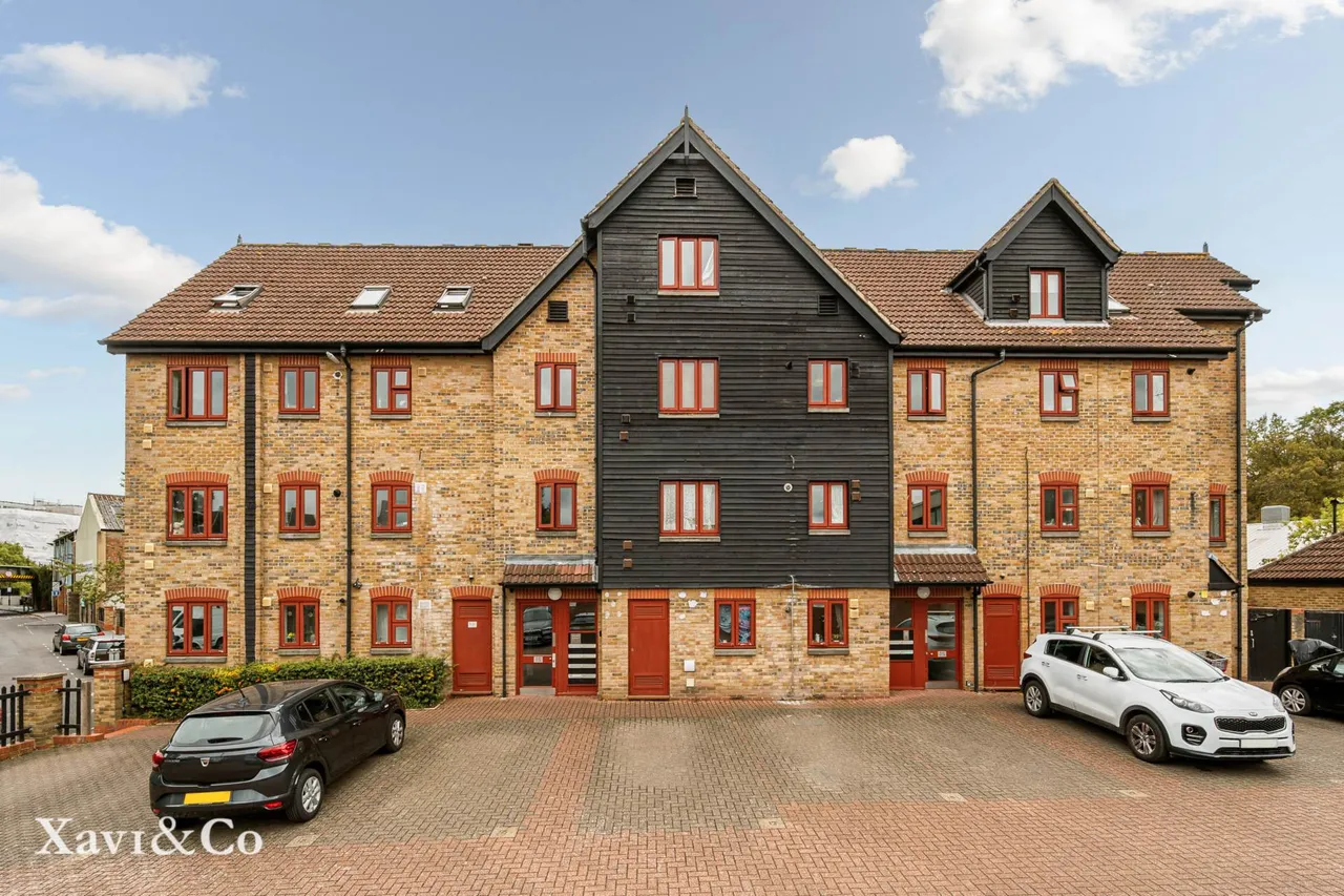 1 bed flat for sale — Shire Place, The Ham, TW8 8HE