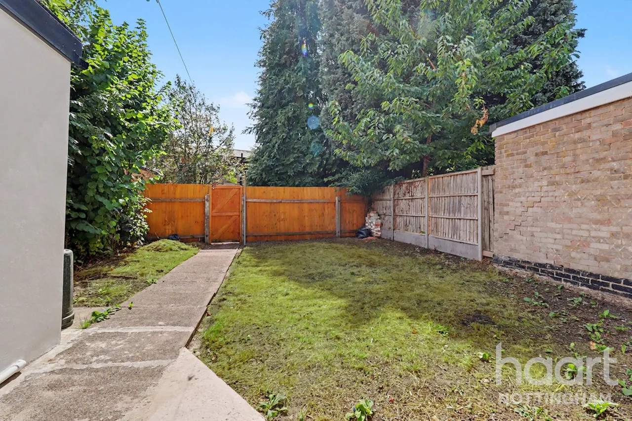 Forsythia Gardens, Old Lenton, NG7, photo 21
