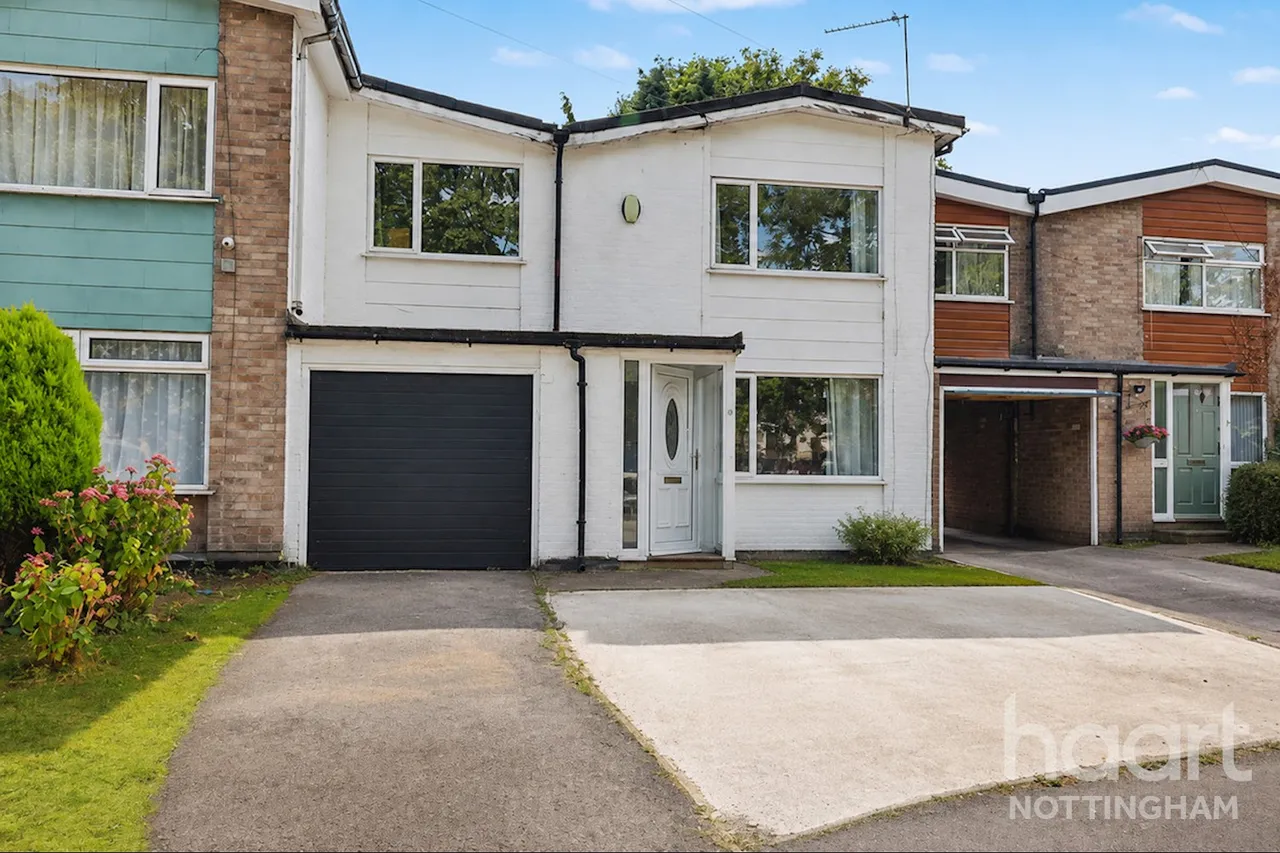 4 bed house for sale, Forsythia Gardens, Old Lenton, NG7