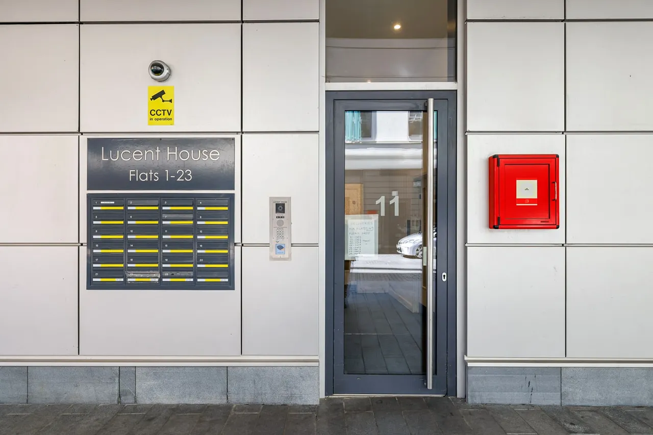 22 Lucent House, 11 Hardwicks Square, London, Greater London, SW18 4GS, photo 17