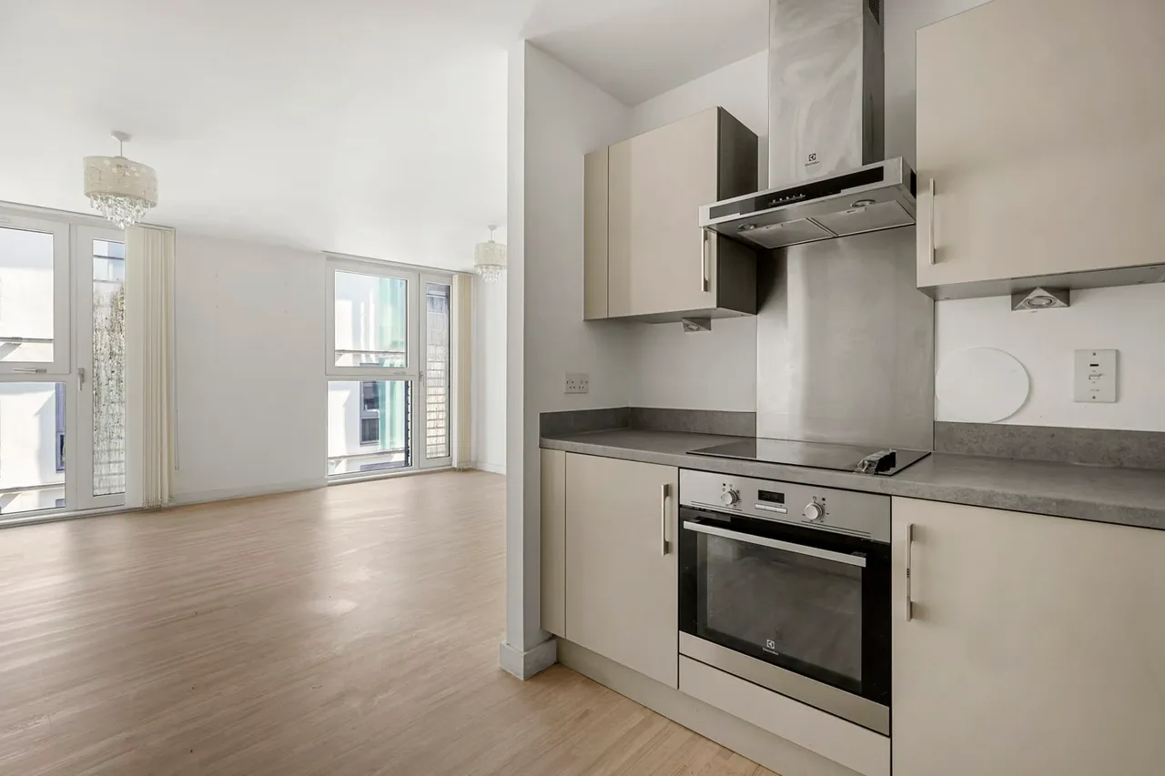 22 Lucent House, 11 Hardwicks Square, London, Greater London, SW18 4GS, photo 7