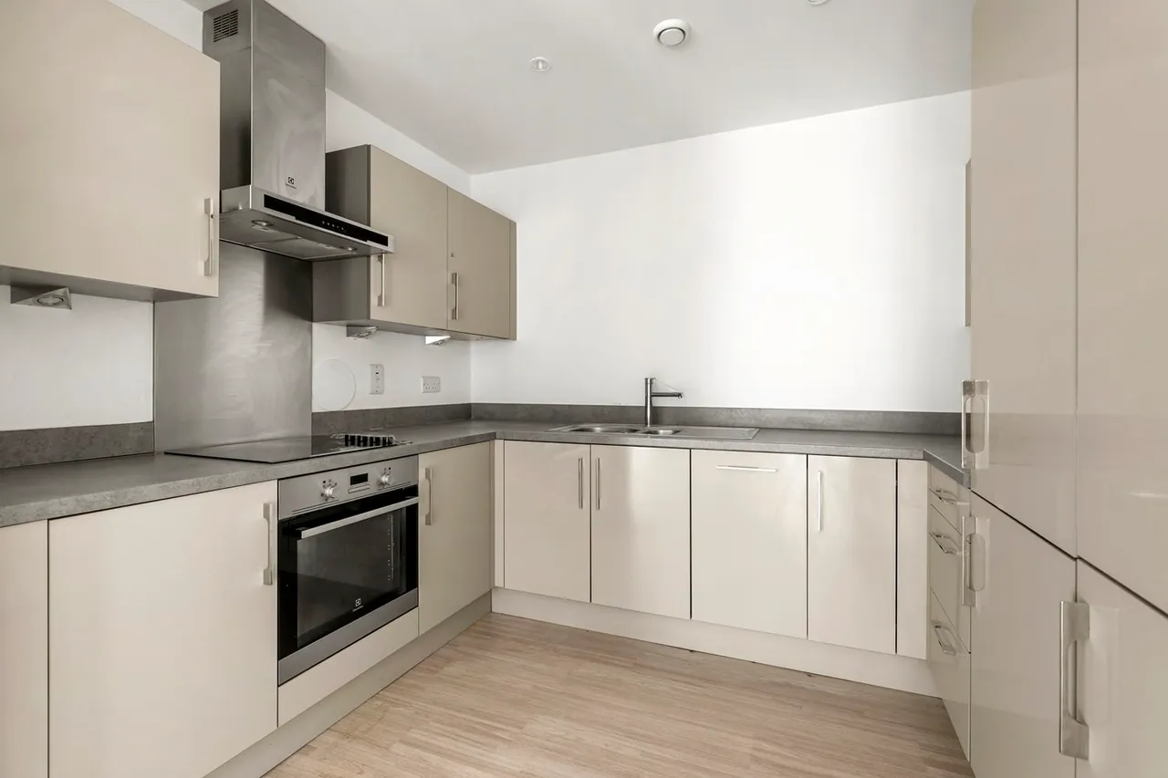 22 Lucent House, 11 Hardwicks Square, London, Greater London, SW18 4GS, photo 9