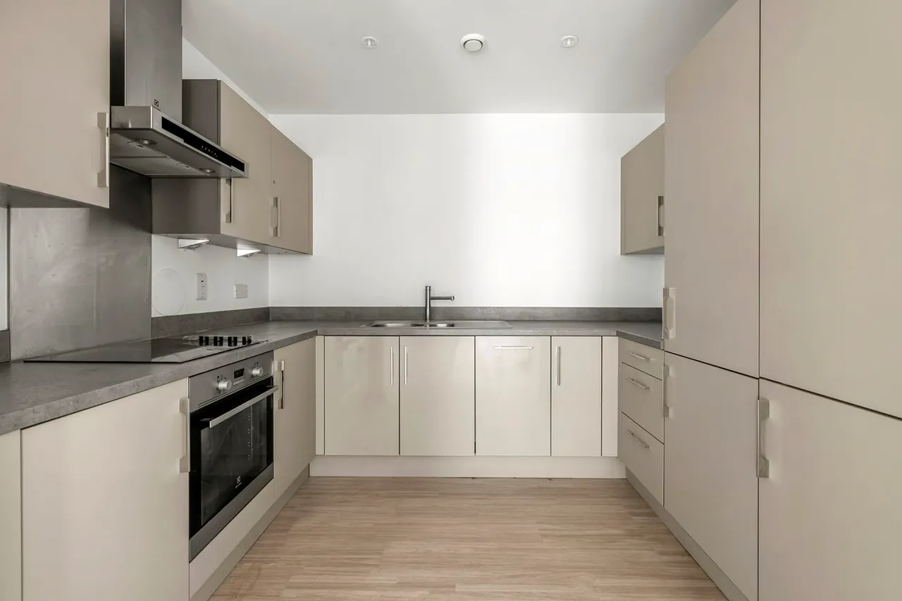 22 Lucent House, 11 Hardwicks Square, London, Greater London, SW18 4GS, photo 8