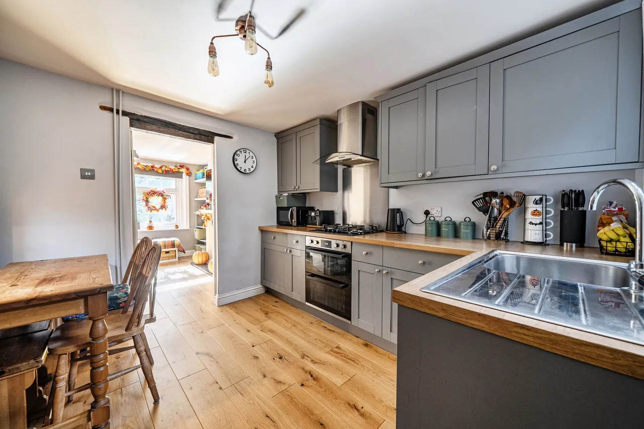 Lion Lane, Haslemere, GU27, photo 2