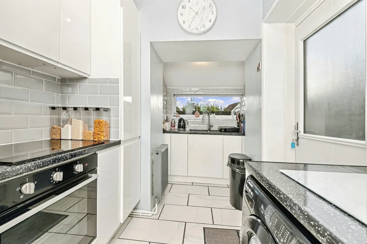 Westfield Avenue, Oakes, HD3, photo 7