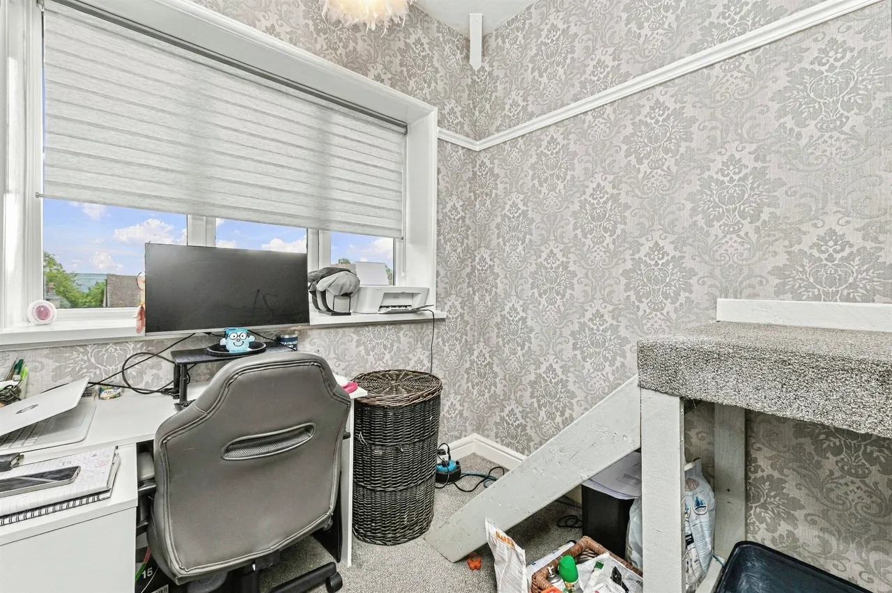 Westfield Avenue, Oakes, HD3, photo 10