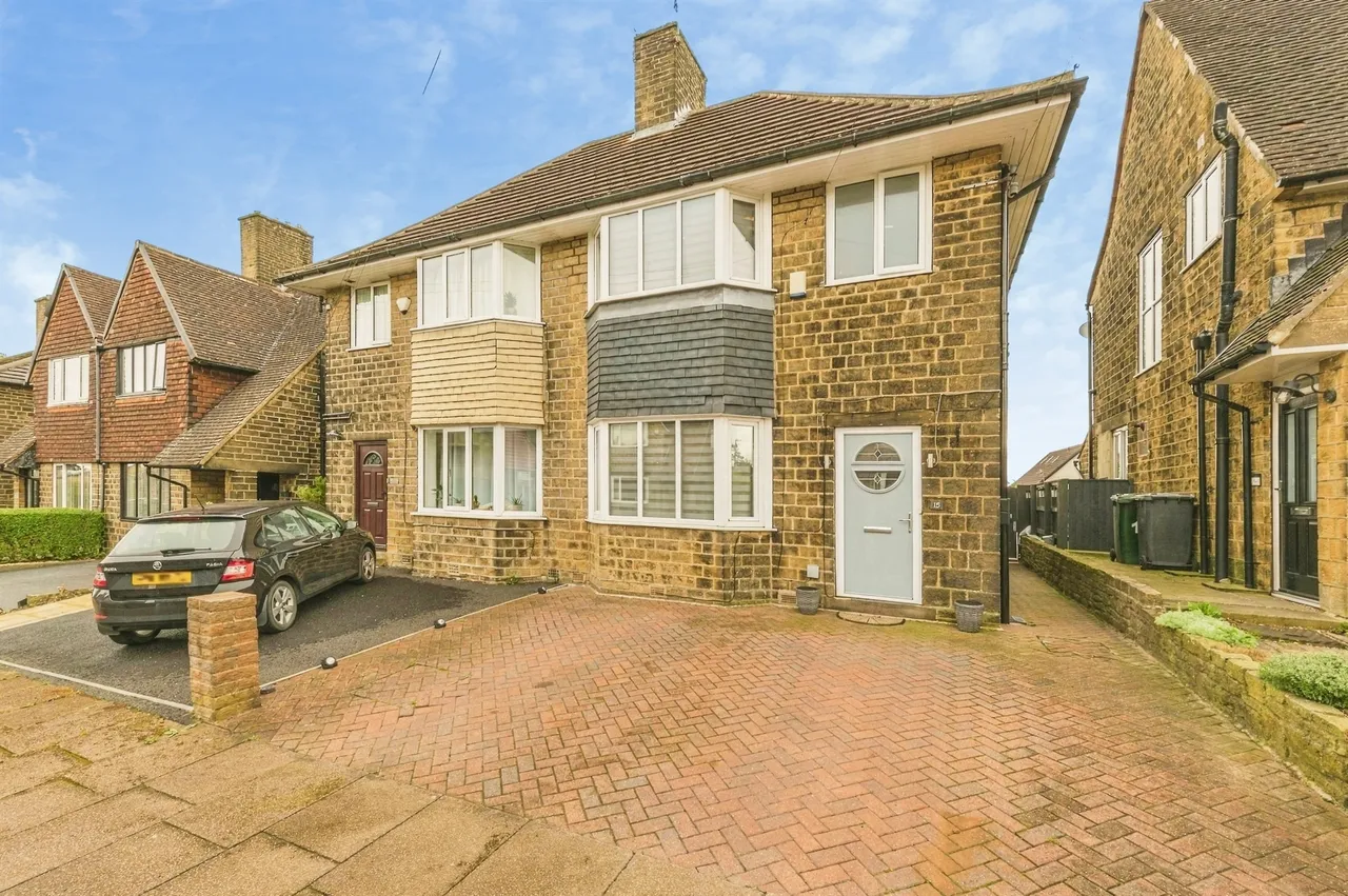 3 bed house for sale, Westfield Avenue, Oakes, HD3