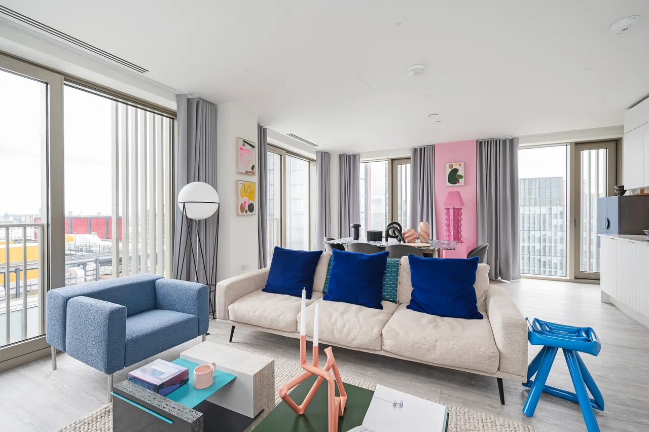 2 bed flat to rent — 259 Bussell Building, 6 Westfield Avenue, London