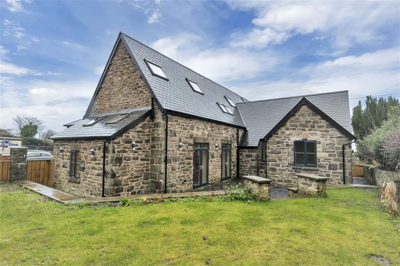 Back Chapel Street, Llanrhaeadr Ym Mochnant, photo 8
