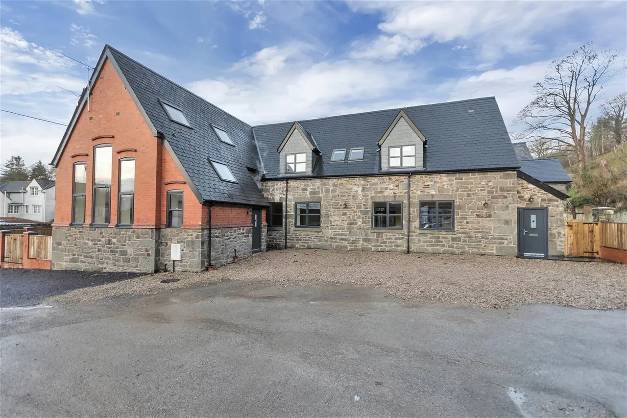 4 bed house to rent, Back Chapel Street, Llanrhaeadr Ym Mochnant
