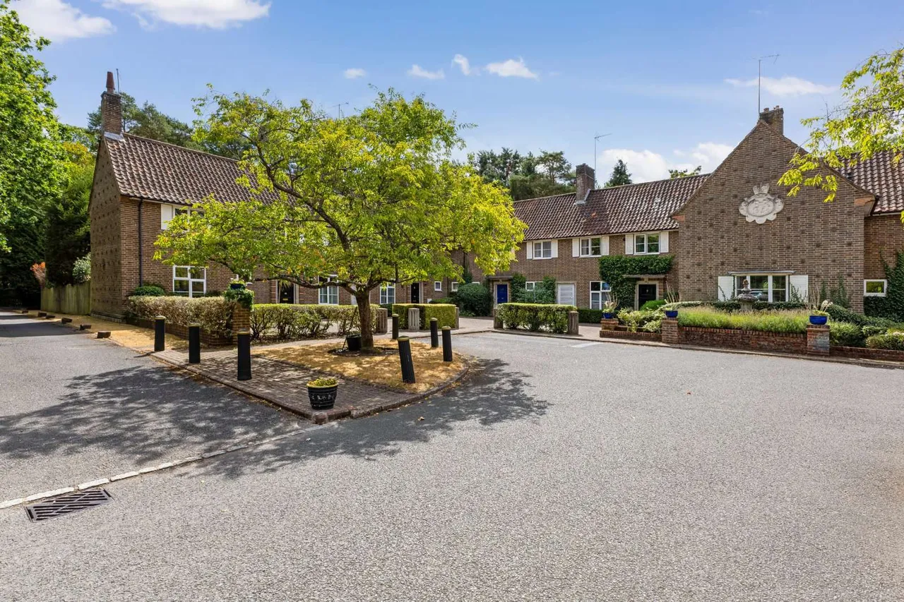 Forest Close, Ascot, Berkshire, SL5 8DW, photo 2