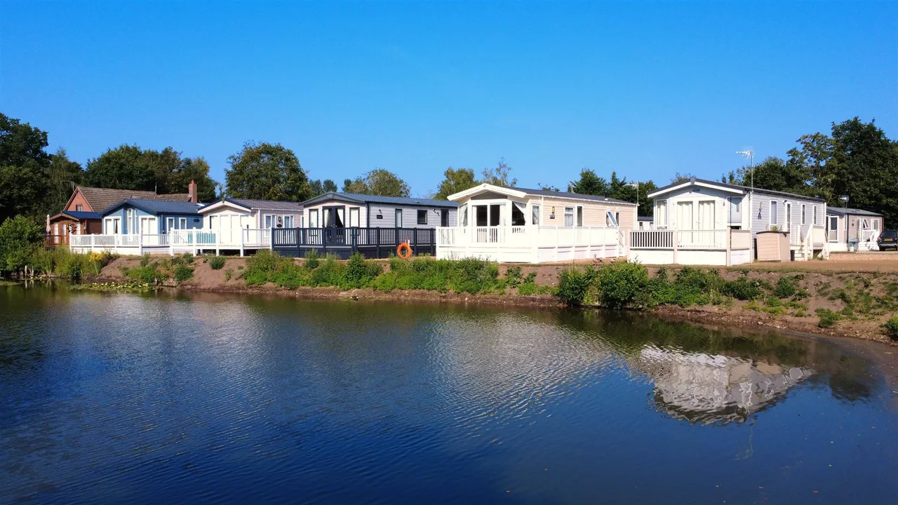 Little Lakeland Caravan Park, Wortwell, IP20, photo 10