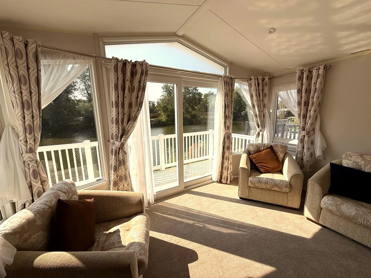 Little Lakeland Caravan Park, Wortwell, IP20, photo 5
