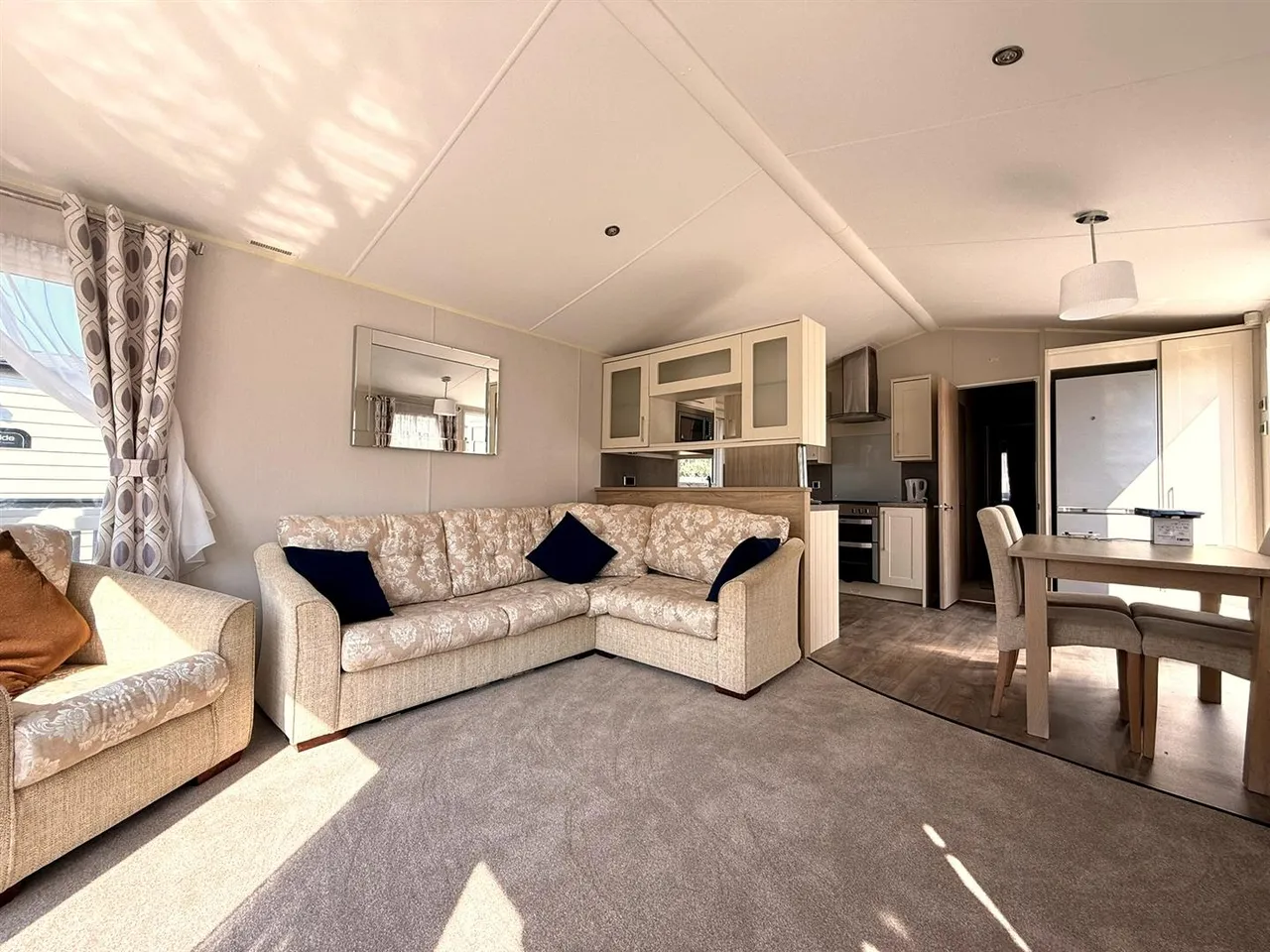 Little Lakeland Caravan Park, Wortwell, IP20, photo 4