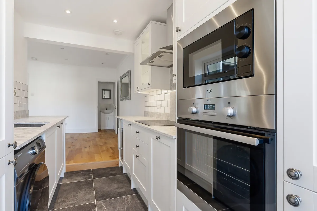 Glencoe Road, Weybridge, KT13, photo 13