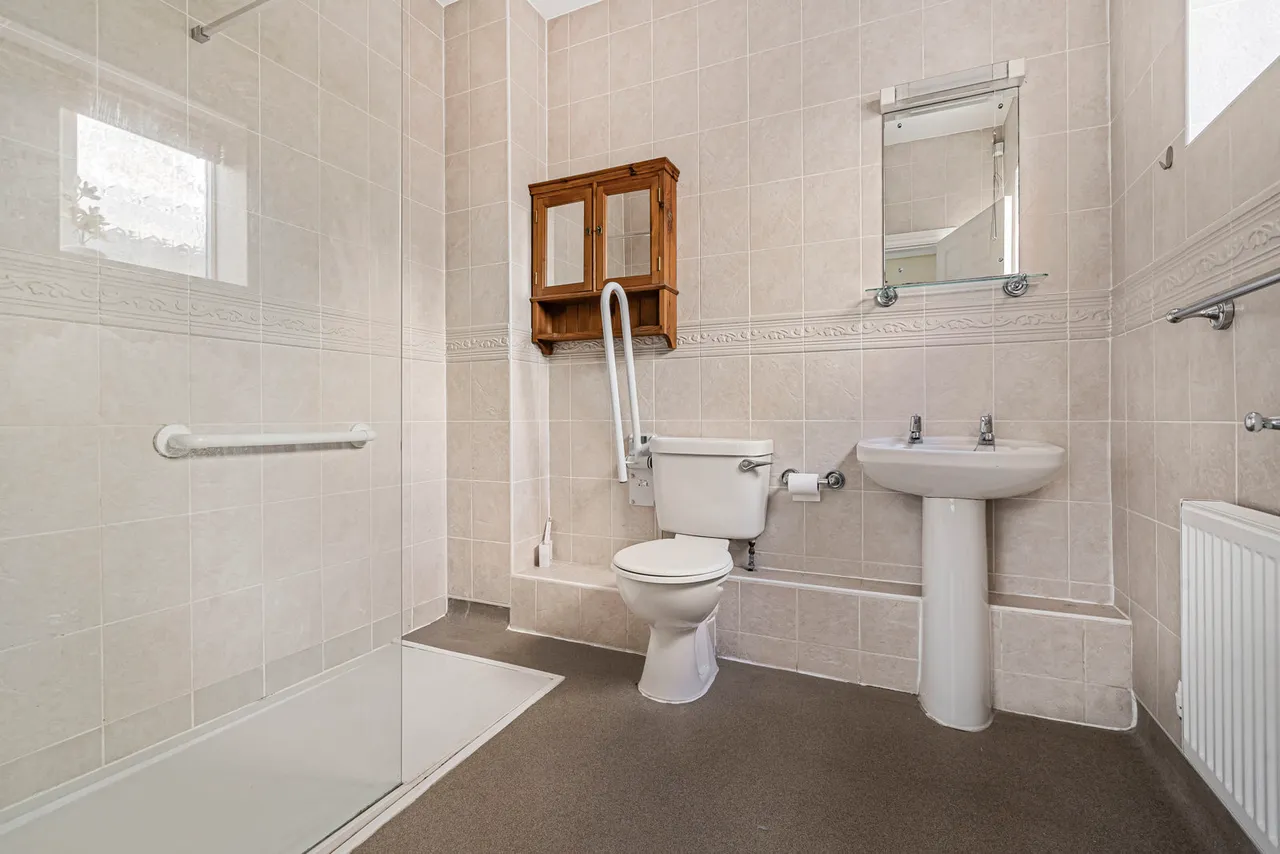 Alexandra Road, Aldershot, GU11, photo 9