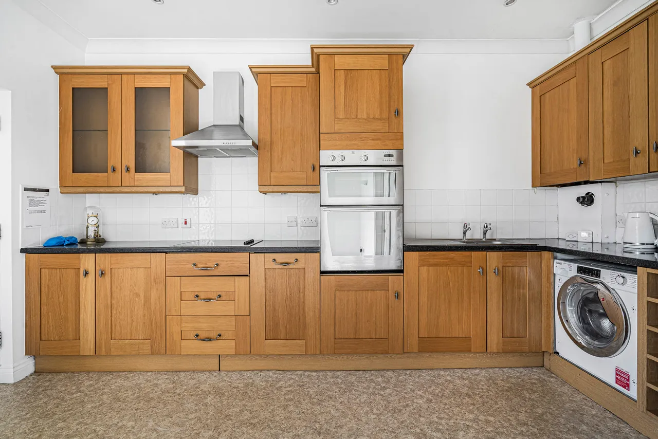 Alexandra Road, Aldershot, GU11, photo 5