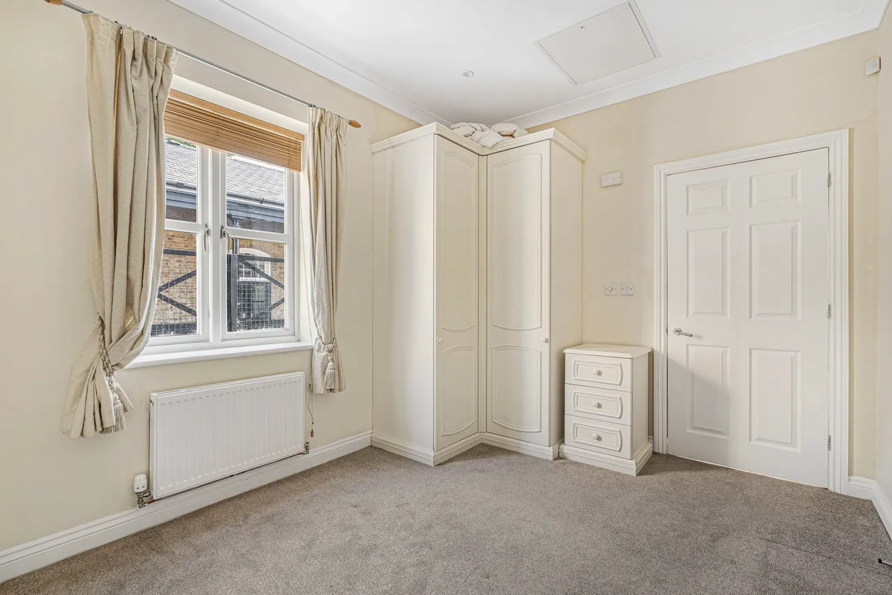 Alexandra Road, Aldershot, GU11, photo 8