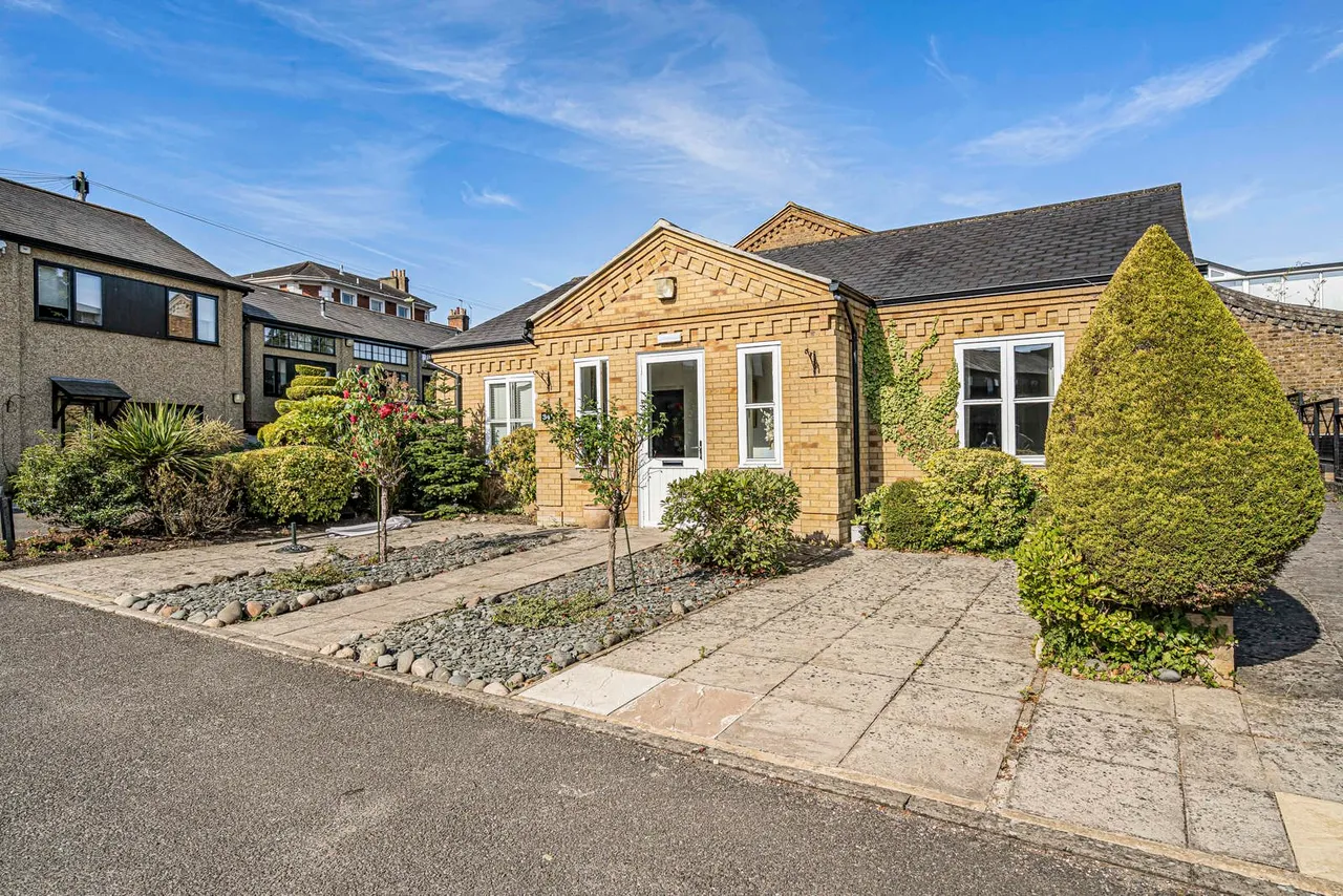 Alexandra Road, Aldershot, GU11, photo 11